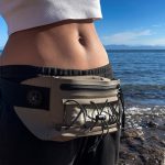 Vodotesná sivá ľadvinka 0,5 L – IP67, kompaktná a odolná, ideálna na pláž, turistiku a bicyklovanie – Zulupack® Froggy