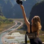 Vodotesná sivá ľadvinka 0,5 L – IP67, kompaktná a odolná, ideálna na pláž, turistiku a bicyklovanie – Zulupack® Froggy